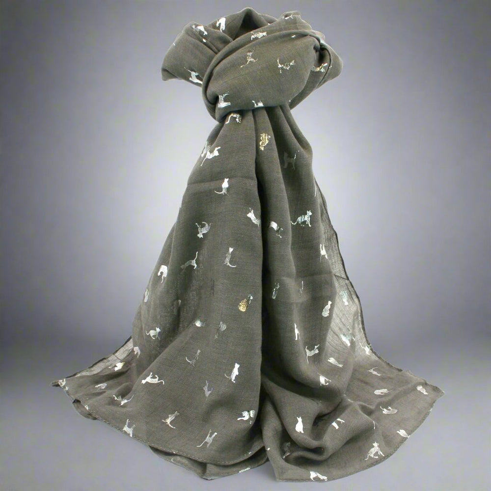 Biccari Grey Scarf – Elegance with a Feline Touch