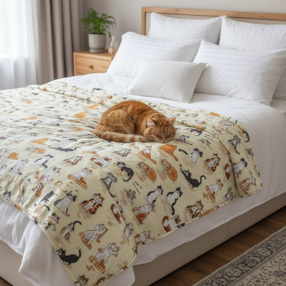 When the Cat’s Away Fleece-Lined Blanket – Cosy Cat Print Throw