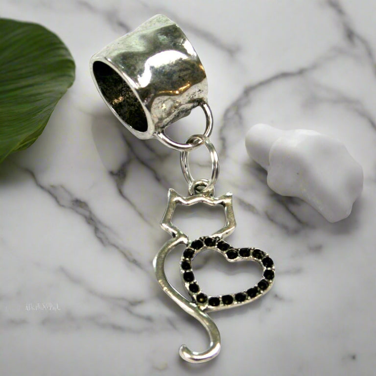 Picture of Silver Cat with Black Heart Jewellery Scarf Accessory