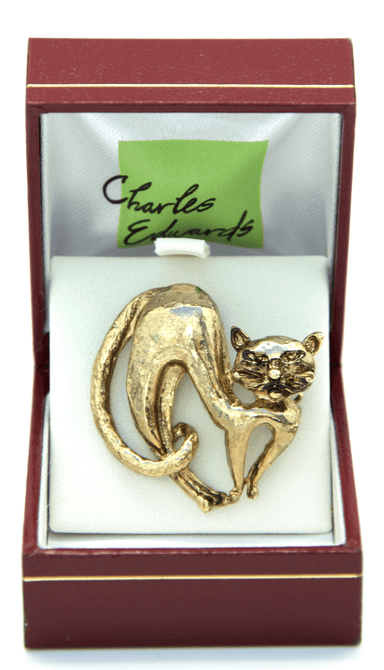 Hunching Cat Gold Brooch / Scarf Pin